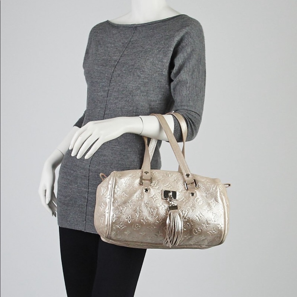 RARE AF Louis Vuitton Comete Bag in Peach Shimmer - LIKE NEW 🤩 Britney Spears